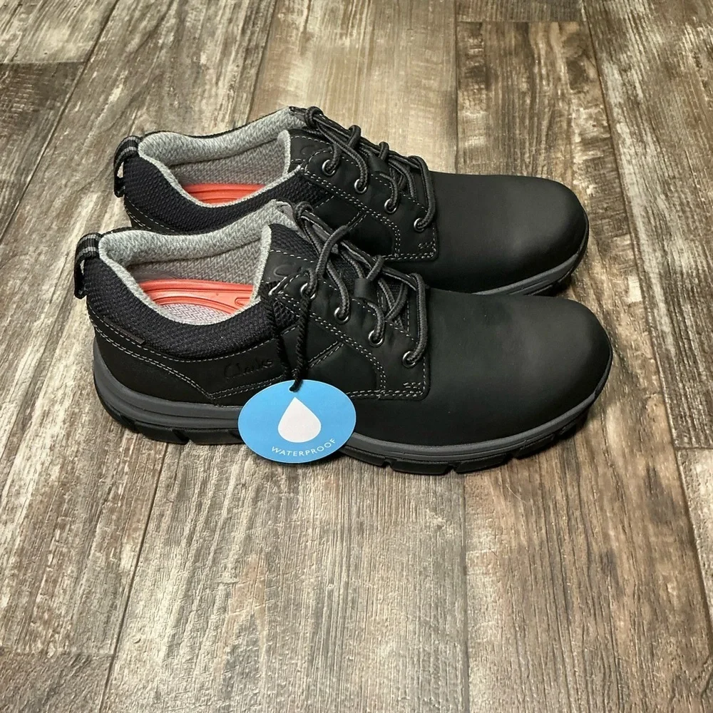 Clarks Men’s Black Leather Lace-Up Oxford with Gray Sole Size 7